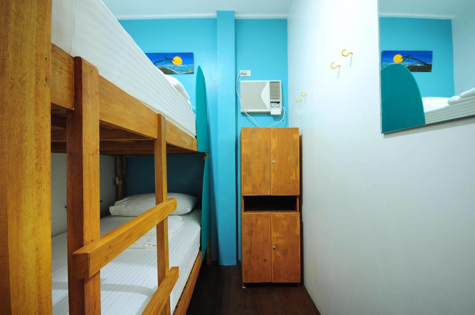 Mnl Boutique Hostel Makati City Exteriör bild