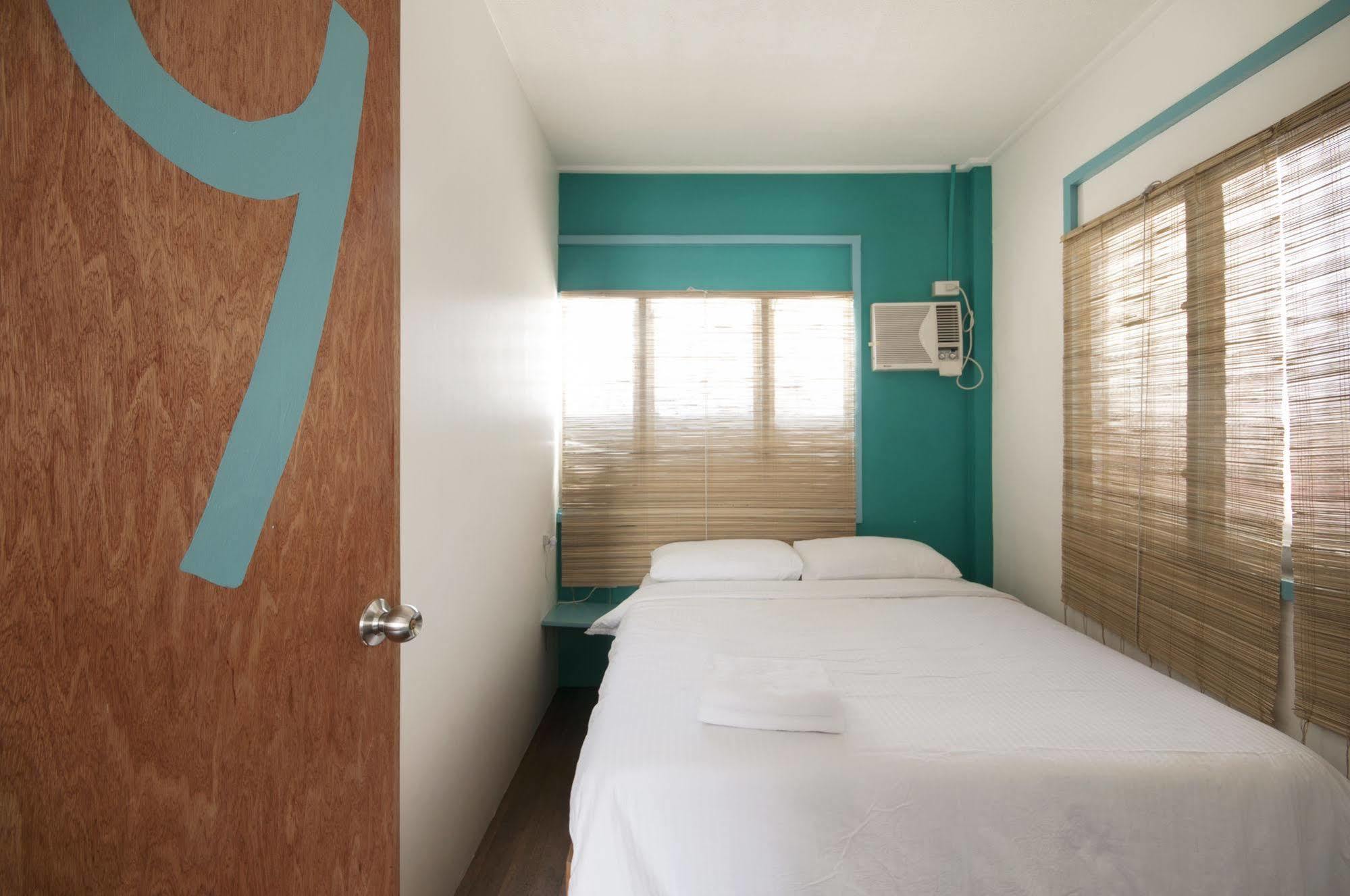 Mnl Boutique Hostel Makati City Exteriör bild